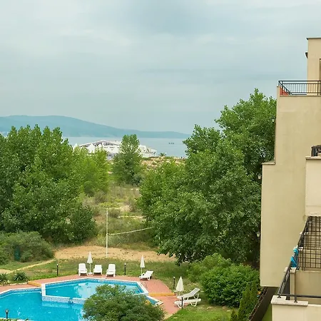 Holiday In Nobel Апартамент *